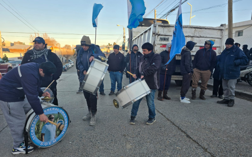 Municipales en pie de reclamo: “No tenemos ropa, herramientas ni camiones para prestar los servicios básicos”