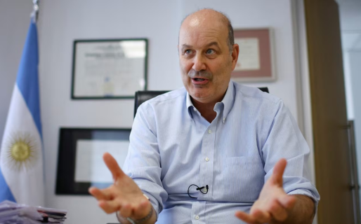 Sturzenegger dijo que habrá más ajuste y cruzó a los gobernadores: “El plan es motosierra en las provincias”