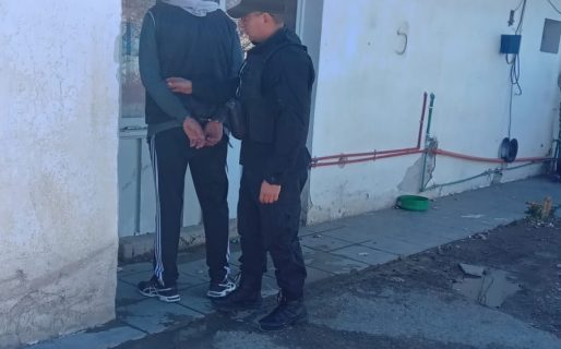 Fue a la comisaría a consultar sobre su situación legal y terminó detenido