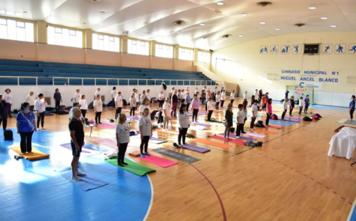 Invitan a conmemorar el Día Internacional del Yoga con una jornada solidaria