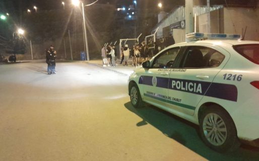 Clausuran fiesta clandestina con 30 menores en barrio Isidro Quiroga