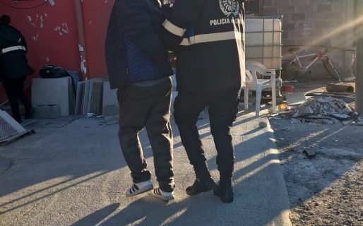 Un hombre fue detenido en Rada Tilly tras agredir a su expareja y a una oficial de policía