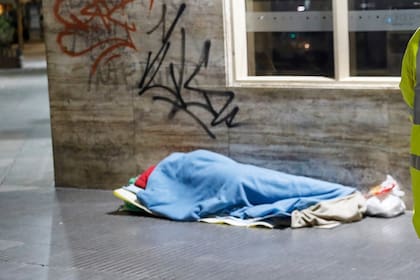 Brigadas solidarias brindan abrigo y contención a personas en situación de calle en Comodoro