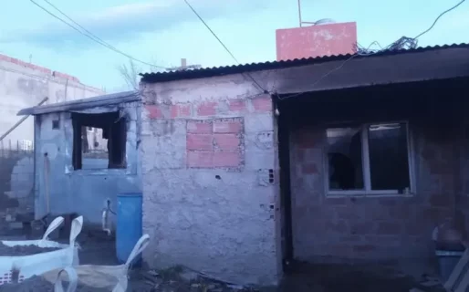 Tras un incendio devastador, la vecinal del Moure pide ayuda para una familia del barrio