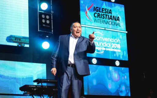 El pastor que recibió a Milei cambió su relato del “milagro”: ahora dice que tenía solo US$9500 y no 100 mil