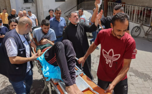 Israel atacó la única iglesia católica de Gaza, causando tres muertos y una ola de rechazo internacional