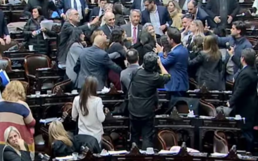 Caos en Diputados: legisladoras kirchneristas se levantaron para increpar a Espert y se levantó la sesión