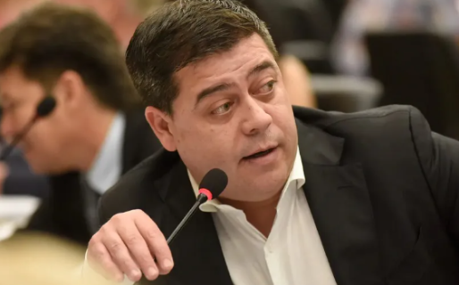 “El que las hace, las paga”: Treffinger denunció penalmente al periodista Ricardo Bustos por amenazas a su hijo