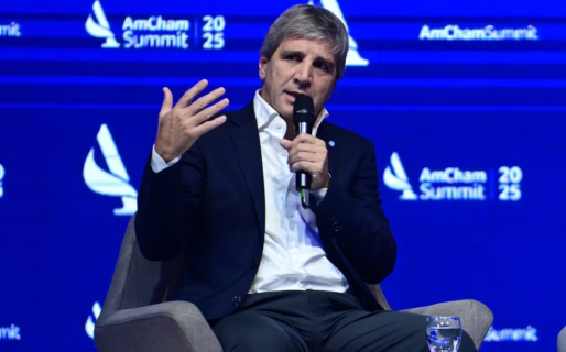 En alerta por la falta de dólares, el Gobierno postergará al menos hasta 2026 la salida del cepo para empresas