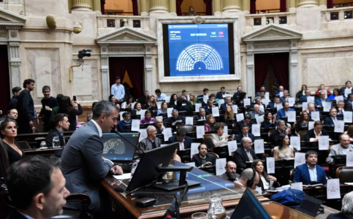 El Gobierno afina su estrategia y tiene una doble negociación para asegurar los vetos de Milei en el Congreso