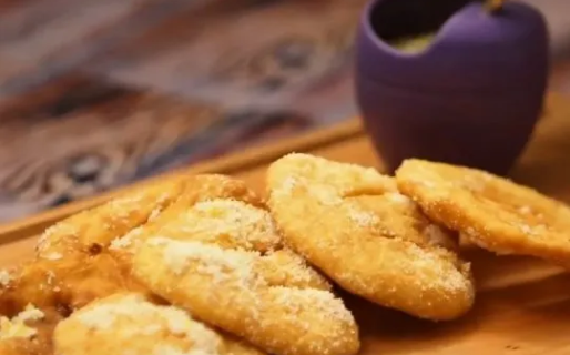 Un antojo viral: una señora se despertó de madrugada a cocinar torta fritas y generó un revuelo en las redes