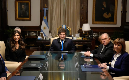 Milei y funcionarias de EE.UU. firmaron una carta de intención para que los argentinos ya no necesiten visa