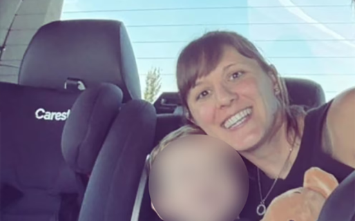 Una mujer embarazada murió mientras recorría una exposición: salvaron a su bebé, pero está grave