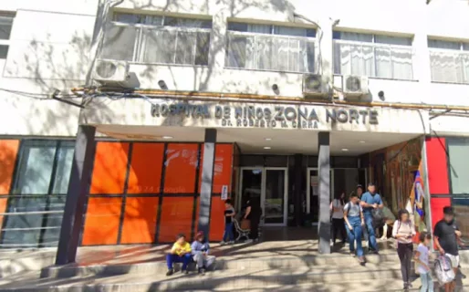 Balearon a una adolescente de 13 años mientras jugaba en el patio de su casa