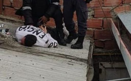 Asaltó a un vecino a punta de pistola, intentó esconderse en los techos y fue detenido