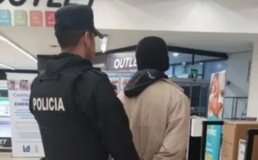Detuvieron a un hombre por intentar robar carne de un supermercado