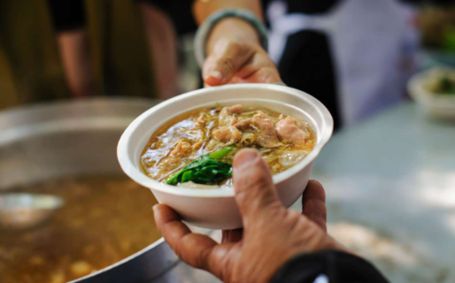 Organizan una olla popular para asistir a personas en situación de calle