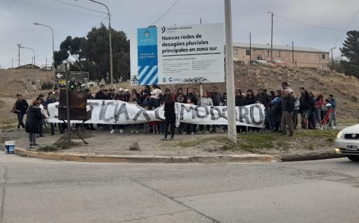 Vecinos se manifestaron para “pedir justicia por las obras hídricas incumplidas”