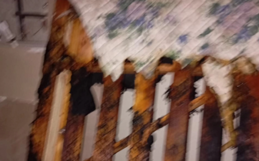 Solicitan ayuda urgente para una familia de zona sur: necesitan camas, colchones y frazadas