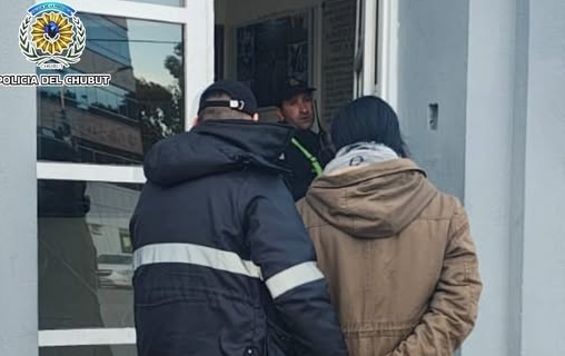 Delincuente le robó una bolsa con un perfume a un hombre que paseaba por el Centro