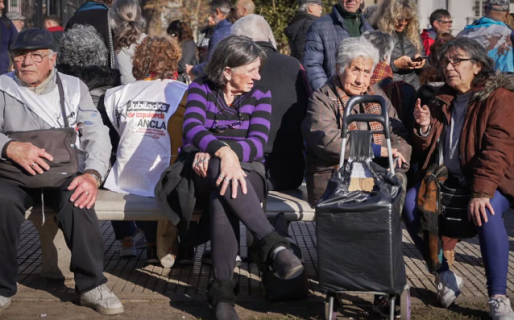 Cuánto aumentarán las jubilaciones, la AUH y otras asignaciones en septiembre, tras el IPC del Indec