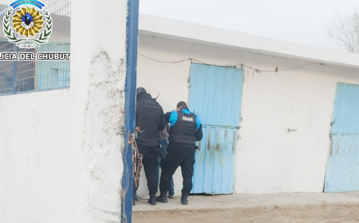 Detuvieron a dos hombres sorprendidos robando en Rada Tilly