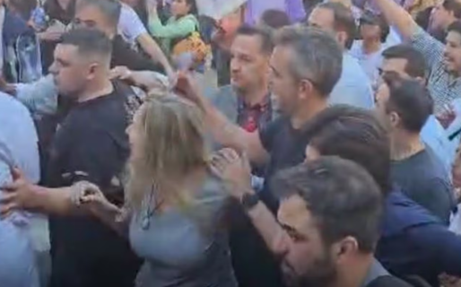 Tensión y empujones en la caravana de Martín Menem y Karina Milei en Corrientes