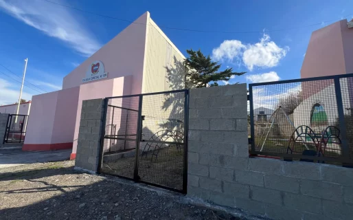 Provincia construyó un cerco perimetral en la Escuela N° 519