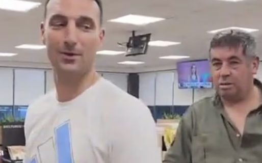 <strong>Scaloni vivió un incómodo momento con una fanática que lo grabó mientras hacía la fila para pagar en un kiosco</strong>