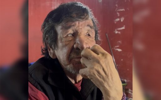 Cuida a un amigo ciego, ya no puede darle lo que necesita y ruega que lo trasladen a un asilo