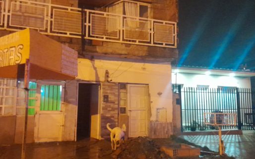 <strong>Le dispararon tres veces durante un violento encuentro entre amigos en San Cayetano</strong>