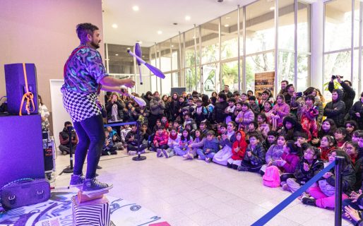 Niños que asisten a los CPB participan de las actividades de la Feria del Libro