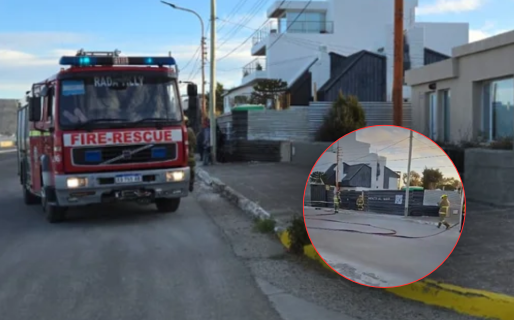Tensión en Rada Tilly: la ruptura de caño de gas movilizó a bomberos y operarios en plena obra