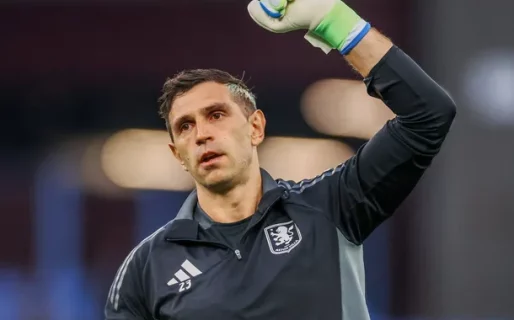 Bombazo: Manchester United aceleró por Dibu Martínez