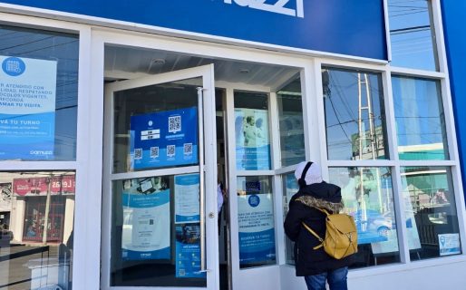 Vecinos piden que vuelva la atención al público en Camuzzi