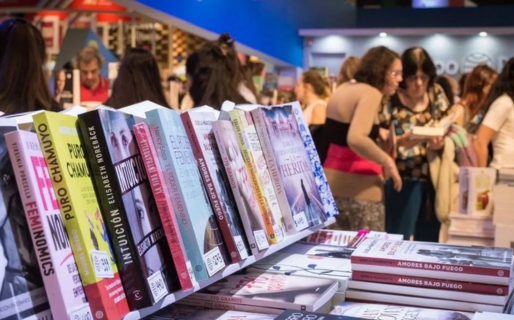 Sofía Contreras y Cill a Secas en la agenda del sábado en la Feria del Libro