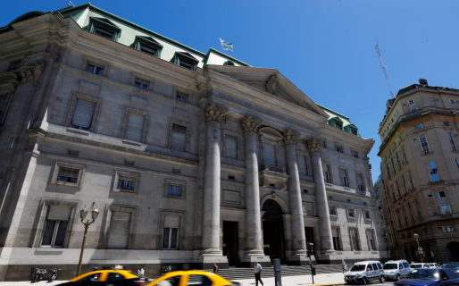 Los bancos volvieron a subir las tasas de interés de los plazos fijos y que quedaron cerca del 40%