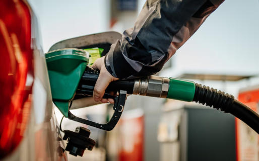 Lanzaron descuentos del 30% y $40.000 de reintegro en nafta y gasoil en agosto de 2025