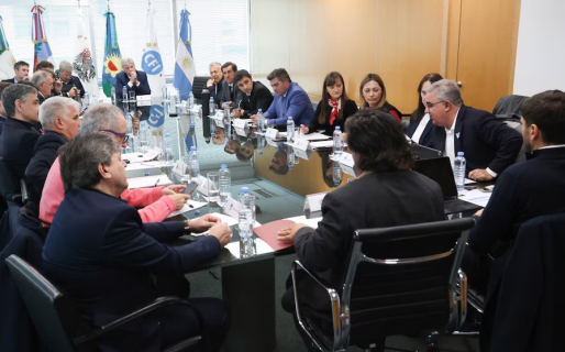 Tras el acercamiento de la Casa Rosada, los gobernadores analizan la propuesta para el reparto de fondos