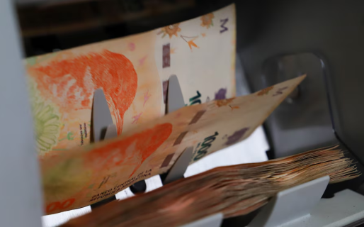 Con el dólar más estable, crece el atractivo por invertir en las elevadas tasas en pesos