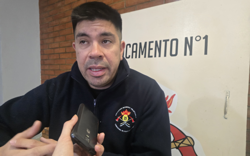 Bomberos advierten sobre los riesgos de las baterías de litio: «No es un incendio común, requiere otro abordaje»