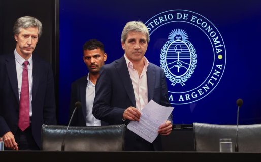 Caputo aseguró que no habrá cambios en el esquema cambiario después de las elecciones