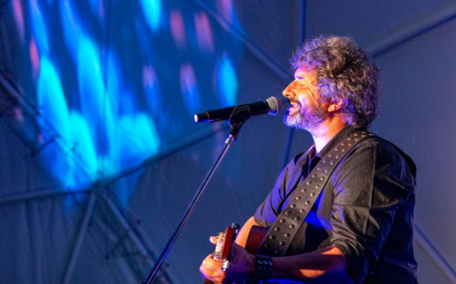 Iván Noble cerró con un show en el domo el primer día de la Feria del Libro 2025