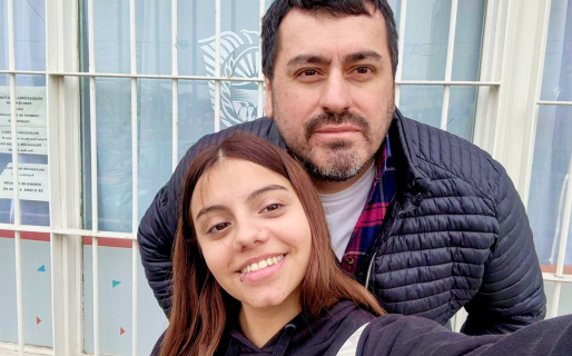 Conoció a una mujer con hija y 20 años después tomó la decisión más importante: «Ser papá no siempre es dar vida… a veces es recibirla»