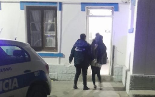 Una mujer fue detenida tras causar daños en una vivienda