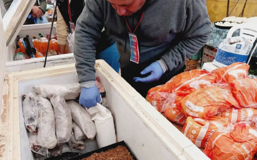 Una mujer embarazada terminó internada después de comer milanesas con papel higiénico