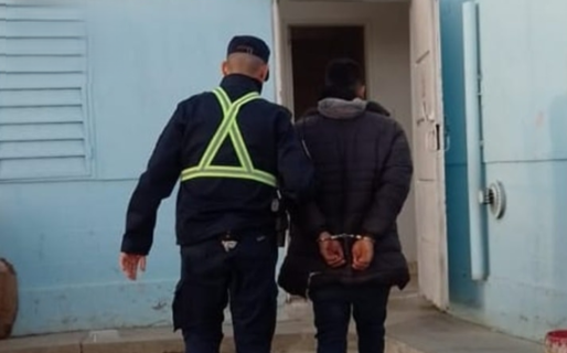 Intentaron robarle el limpiavidrios a un trapito y le cortaron el cuello