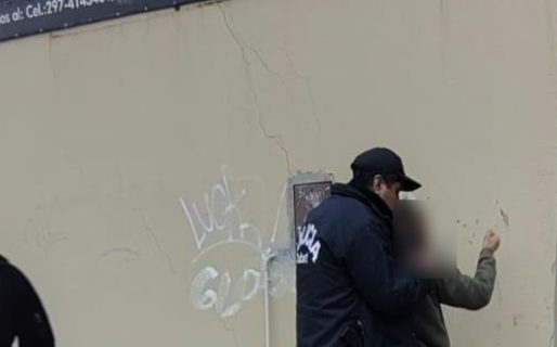 Un hombre fue detenido tras ser sorprendido con una lámpara robada