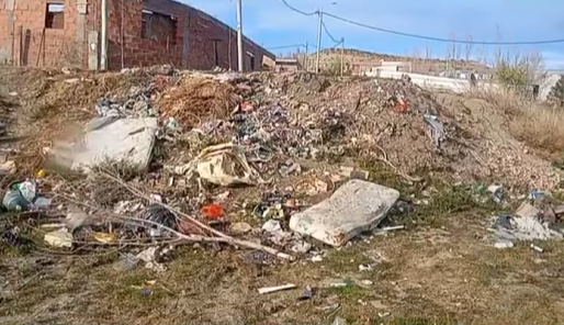 La Vecinal del barrio Moure denunció el arrojo indebido de basura y pidió sanciones