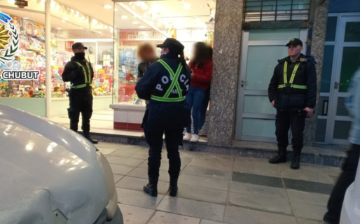 Tres menores de 14 y 15 años fueron demoradas tras robar en dos locales del centro